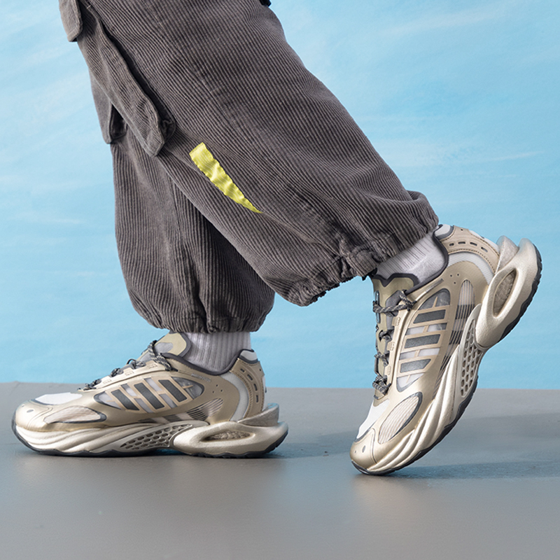 Мужская и женская обувь Adidas – обзор и цена Lightweight Road Running Shoes